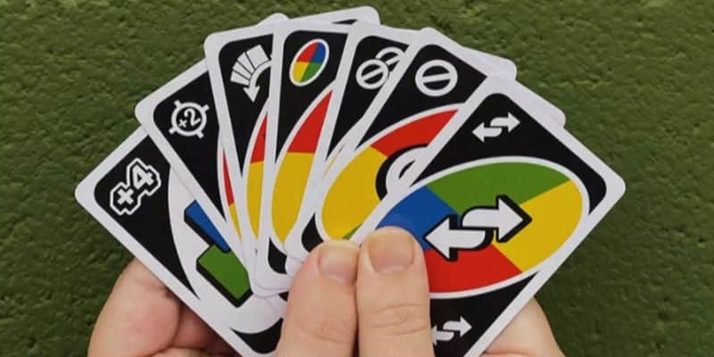 The difference between Uno cards online and Uno cards offline